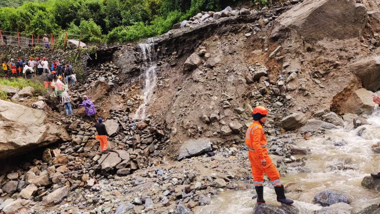 Kedarnath cloudburst rescue Second Day people missing dead Uttarakhand Disaster Watch Photos