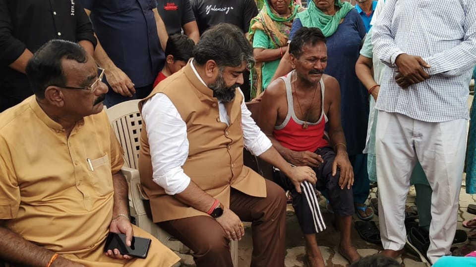 Two girls child murder in Ambala transport Minister Aseem goal meet with family I am also father of daughter