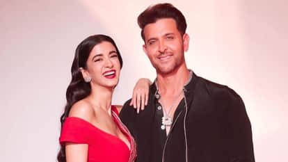 Hrithik Roshan Saba Azad spotted hand in hand after a movie date amid break up rumours