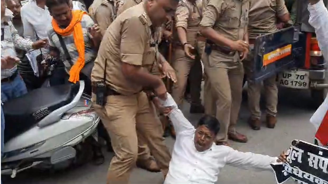 SEO firms bought CM Yogi effigy, clash with police, many decisions