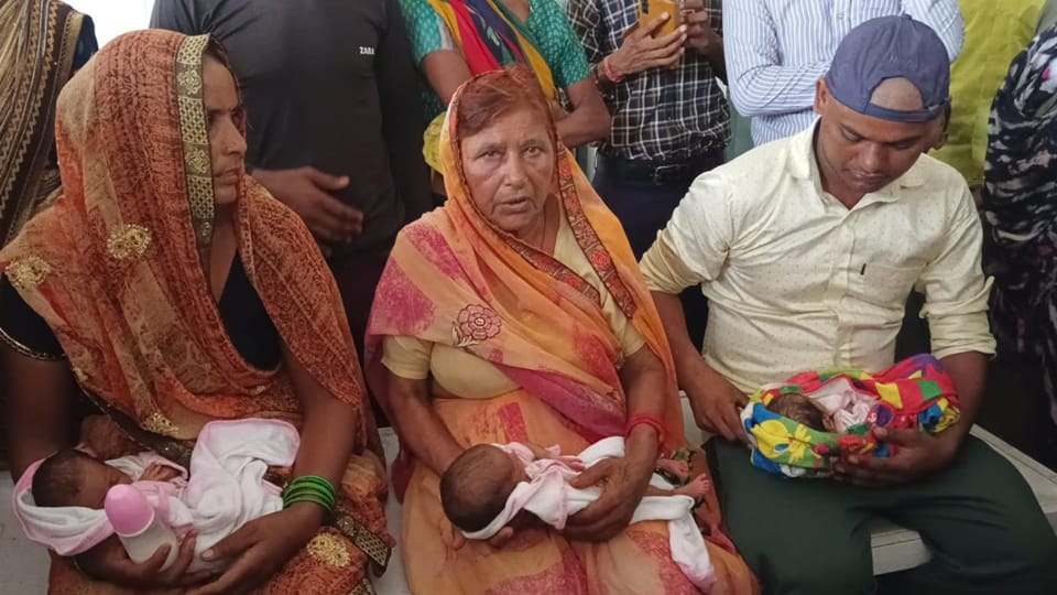 Rampur: Mother dies after giving birth to three daughters, mourning prevails in the family