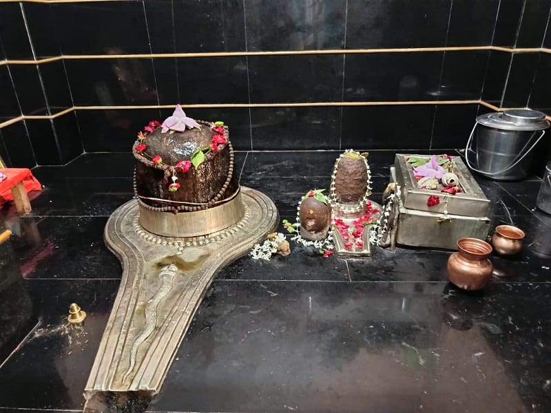Special temples of Kashi Baba Vishwanath established first Shivling of the universe Avimukteshwar Mahadev