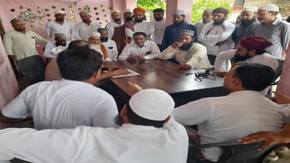 Imam did not conduct funeral prayers for farmer in Moradabad claiming to be BJP supporter FIR lodged against f