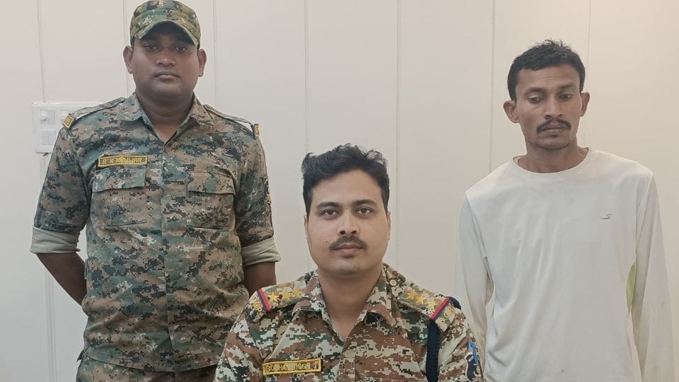 soldiers arrested Naxalite absconding for three years In Sukma