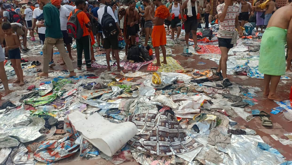 Kanwar Yatra 2024 Garbage spread everywhere in haridwar har ki pauri after mela Photos