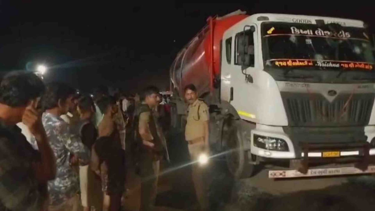 Dhar News: Cousin brother and sister riding a bike died after colliding with a cement container