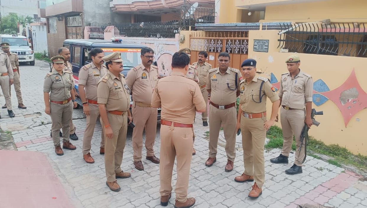 Police raid the house of an absconding builder and a youth associated with a channel, Nazul Property Case