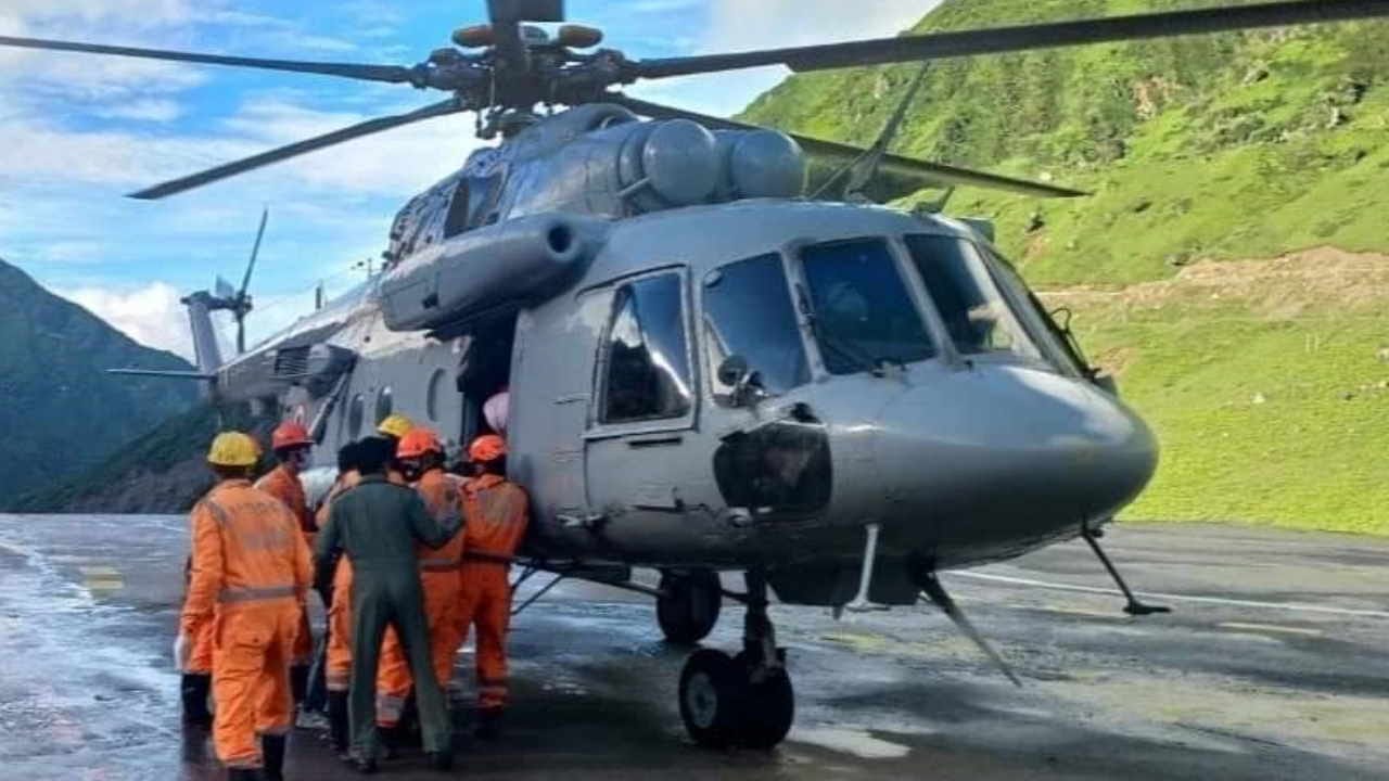 Kedarnath cloudburst rescue Many devotees injured people searching relatives Police issued helpline number