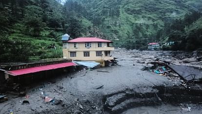 Kullu Cloud Burst:  Hearing the terrible sound along with the rain, the villagers understood that something go