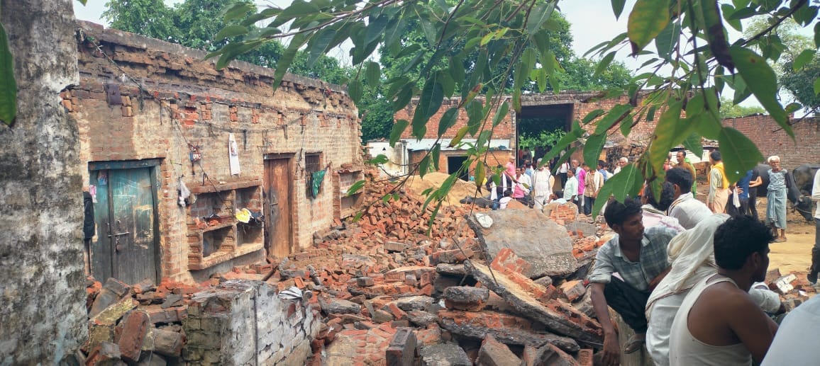 Four members of the same family died Sleeping In House Buried