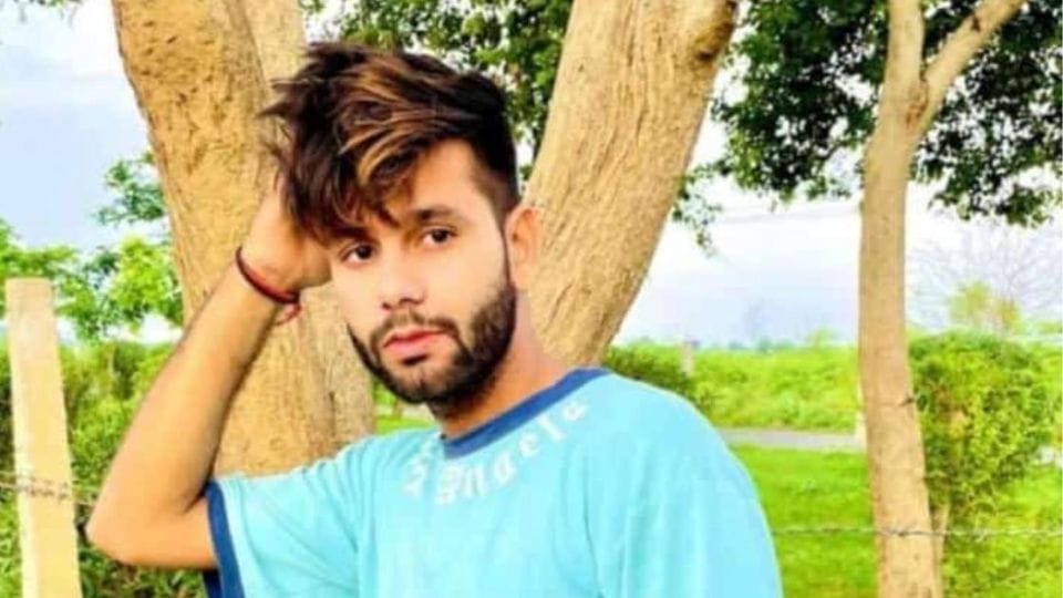 Kanwariya died in a road accident in Noida