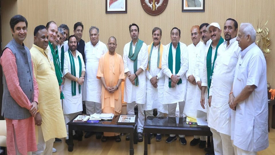MLA met CM along with Jayant, demanded payment for sugarcane for farmers