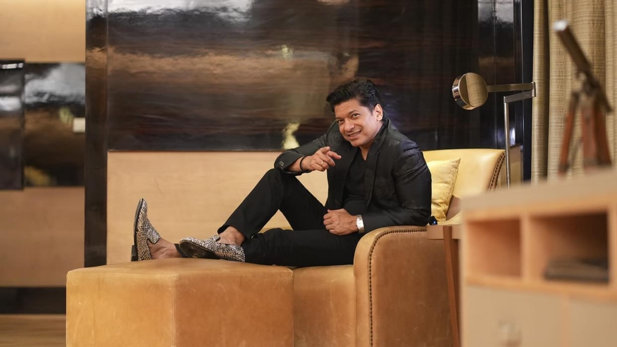 Shaan sarcasm on current generation singers netizens guessed it is on Anuv Jain and Prateek Kuhad