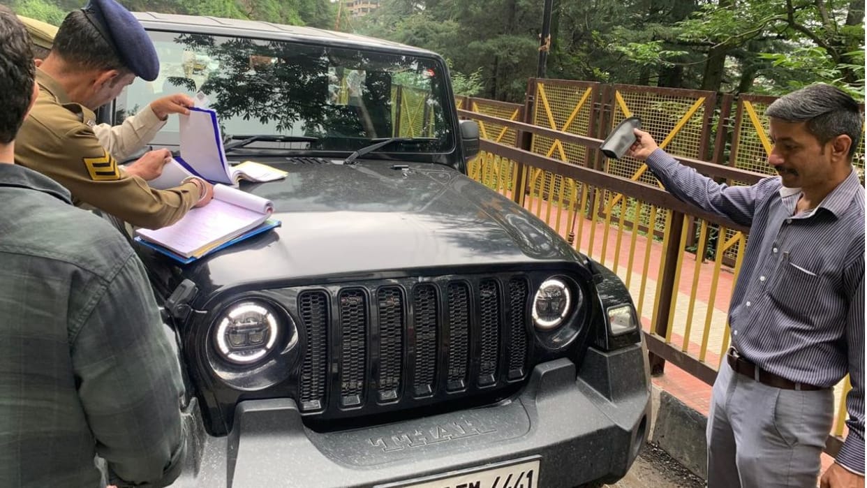 Shimla police issued a challan of Rs 19000 for the vehicle of tourists coming from Dehradun