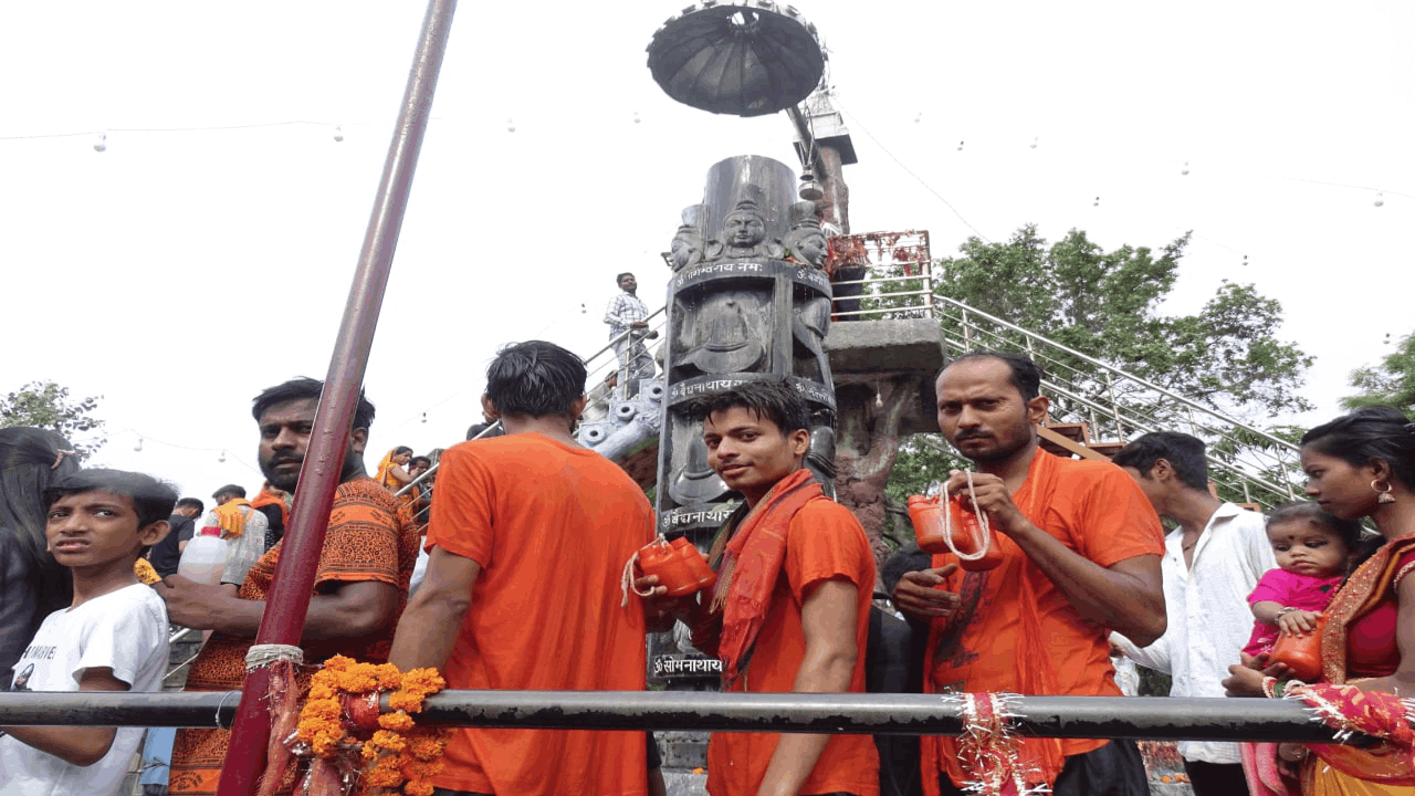Sawan Shivratri Jalabhishek 2024 Live update All devotees are performing Jalabhishek on occasion of Shivratri