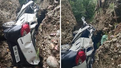 Accident in Hamirpur Uncontrolled car fell into a ditch in Kakkar two youths died