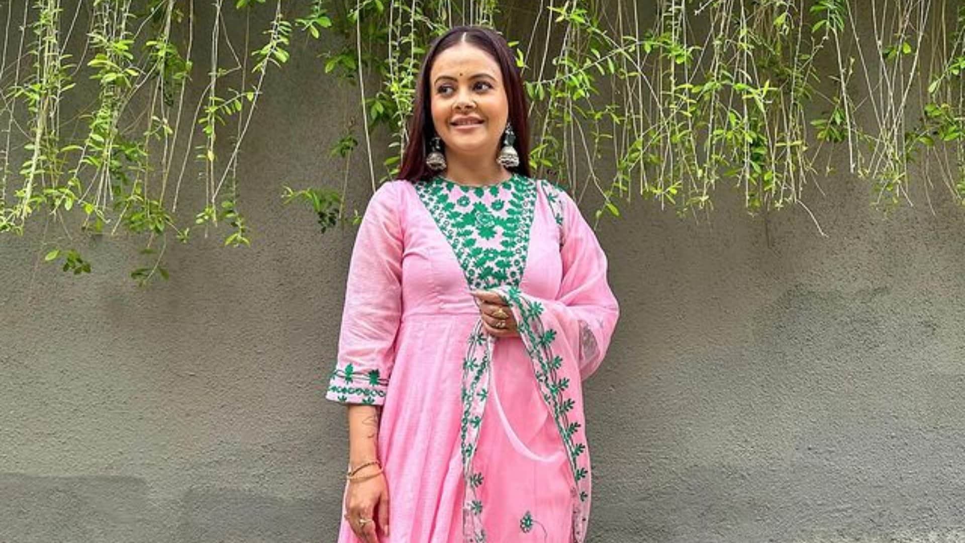 Devoleena Bhattacharjee slam Dalljiet Kaur husband Nikhil Patel was spotted with his girlfriend