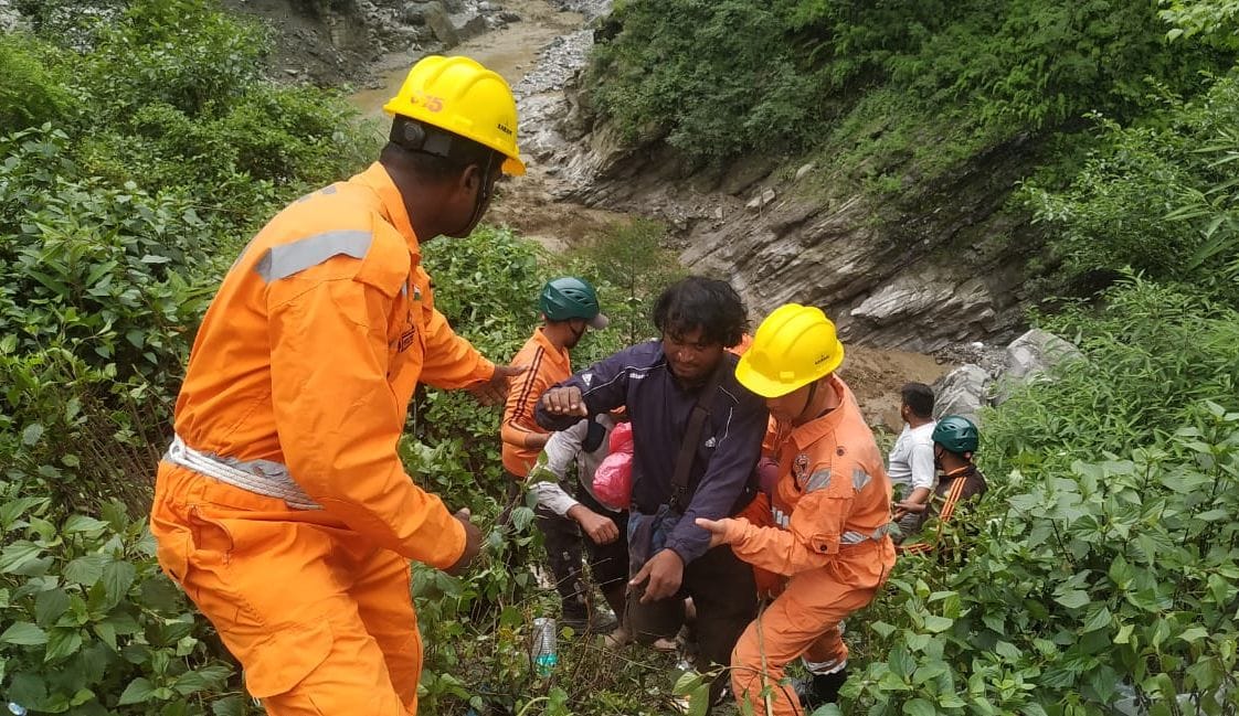 Uttarakhand Disaster 6,980 people rescued so far about 150 are not contactable 1500 People are still stranded
