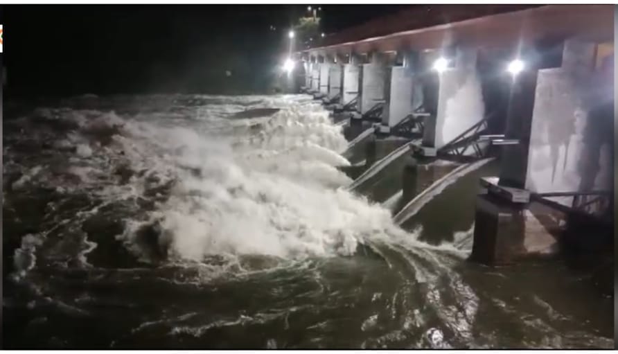 Bhopal: When the gates of Kaliyasot Bhadbhada Dam were opened, lives of 20 families were in danger, they were