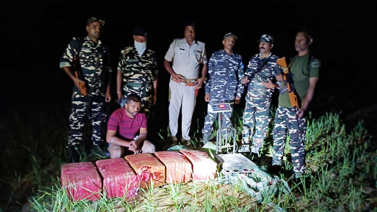 Bihar News: SSB posted on Indo Nepal border recovered 78 kg of ganja, one smuggler also arrested