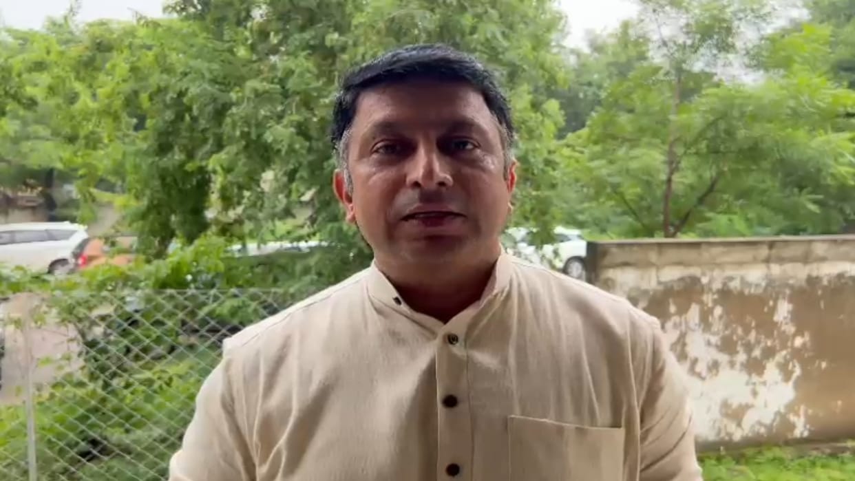 Private school files missing from DEO office raipur, Vikas Tiwari allegation on DEO office