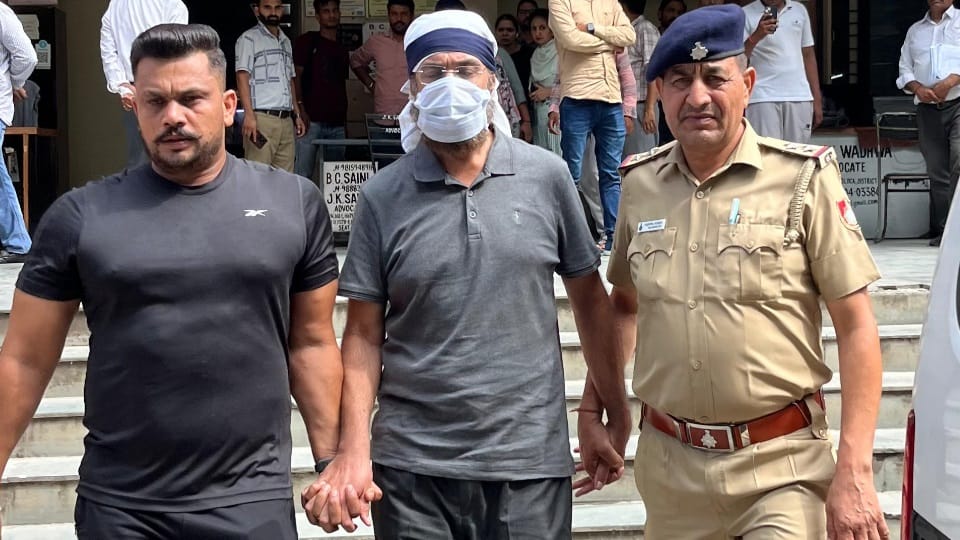 Firing in District court in chandigarh, man injured