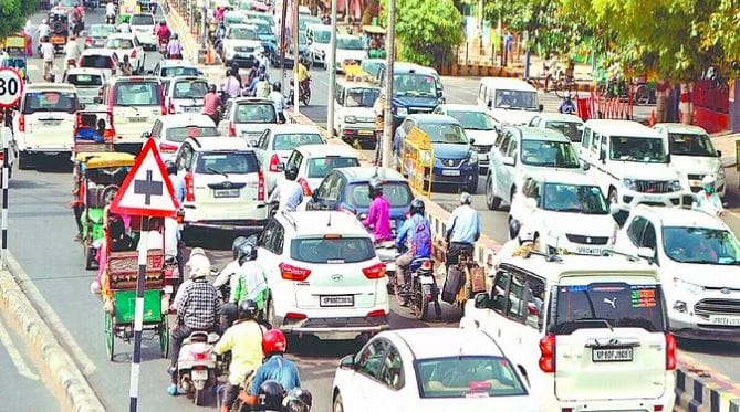 Diversion done on MG Road no entry for vehicles from 4 o'clock