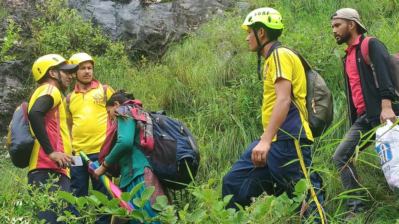 Kedarnath Disaster 2300 people including 50 pilgrims Still Stuck in Dham 400 Will Return Today