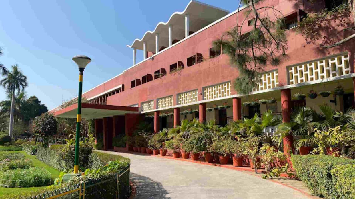Lady Shri Ram College shifts classes online after misdeed with minor in Astha Kunj Park