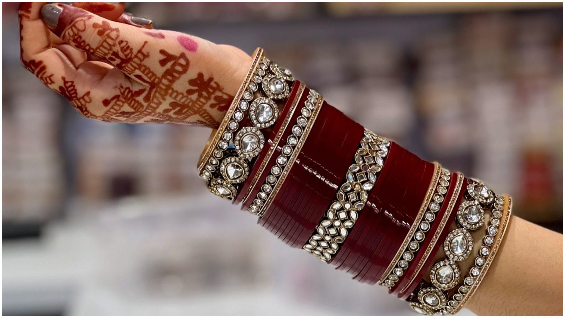 Married women should not give these 5 Suhag items to anyone even by mistake Know other Details inside disprj