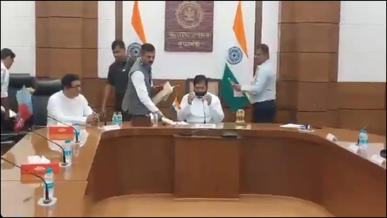 mns chief raj thackeray met maharashtra cm eknath shinde news in hindi