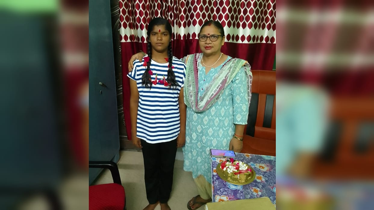 Sandhya and Riya's visit to Japan is like a dream come true, girl students study in Kasturba Gandhi Vidyalaya.
