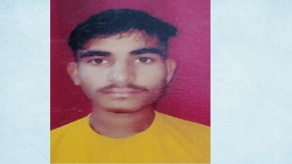 Amroha: Just 19 days after marriage, the wife's demand was not fulfilled, the young man died in an accident
