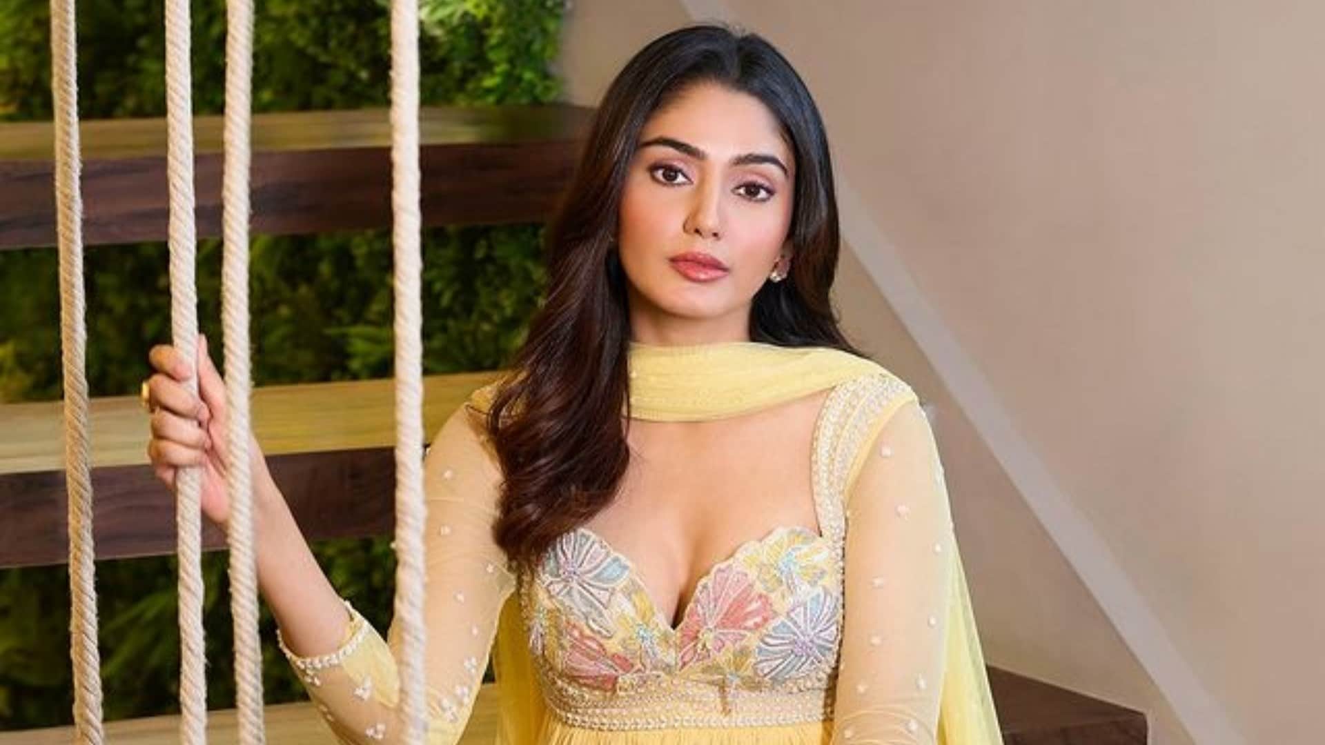Naezy calls bigg boss ott 3 winner sana makbul his best friend says he feels nothing will attend her wedding
