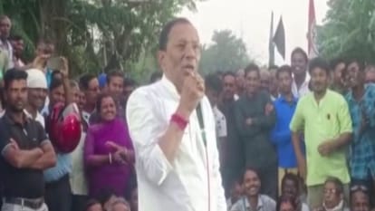 सीएम ममता के आदेश की मंत्री ने उड़ाई धज्जियां