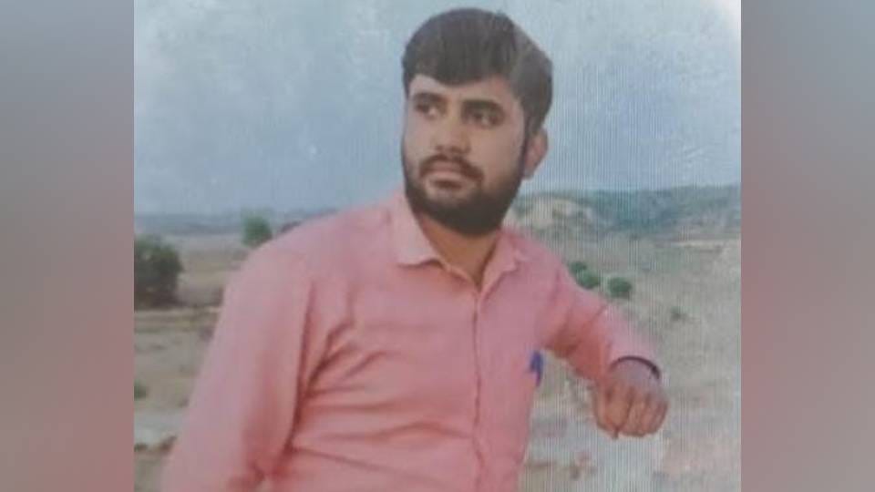 Kanwariya died after being hit by car in Firozabad police took driver into custody
