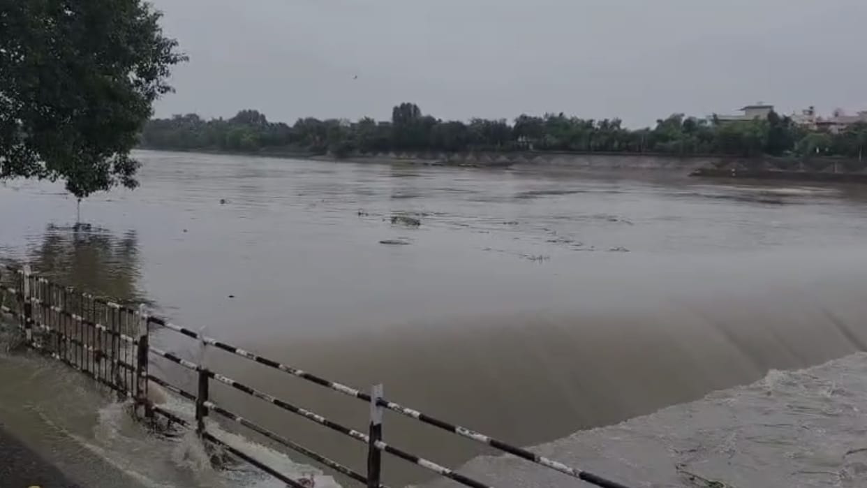 Chhattisgarh news: no security Facility in Mahadev Ghat temple raipura raipur cg