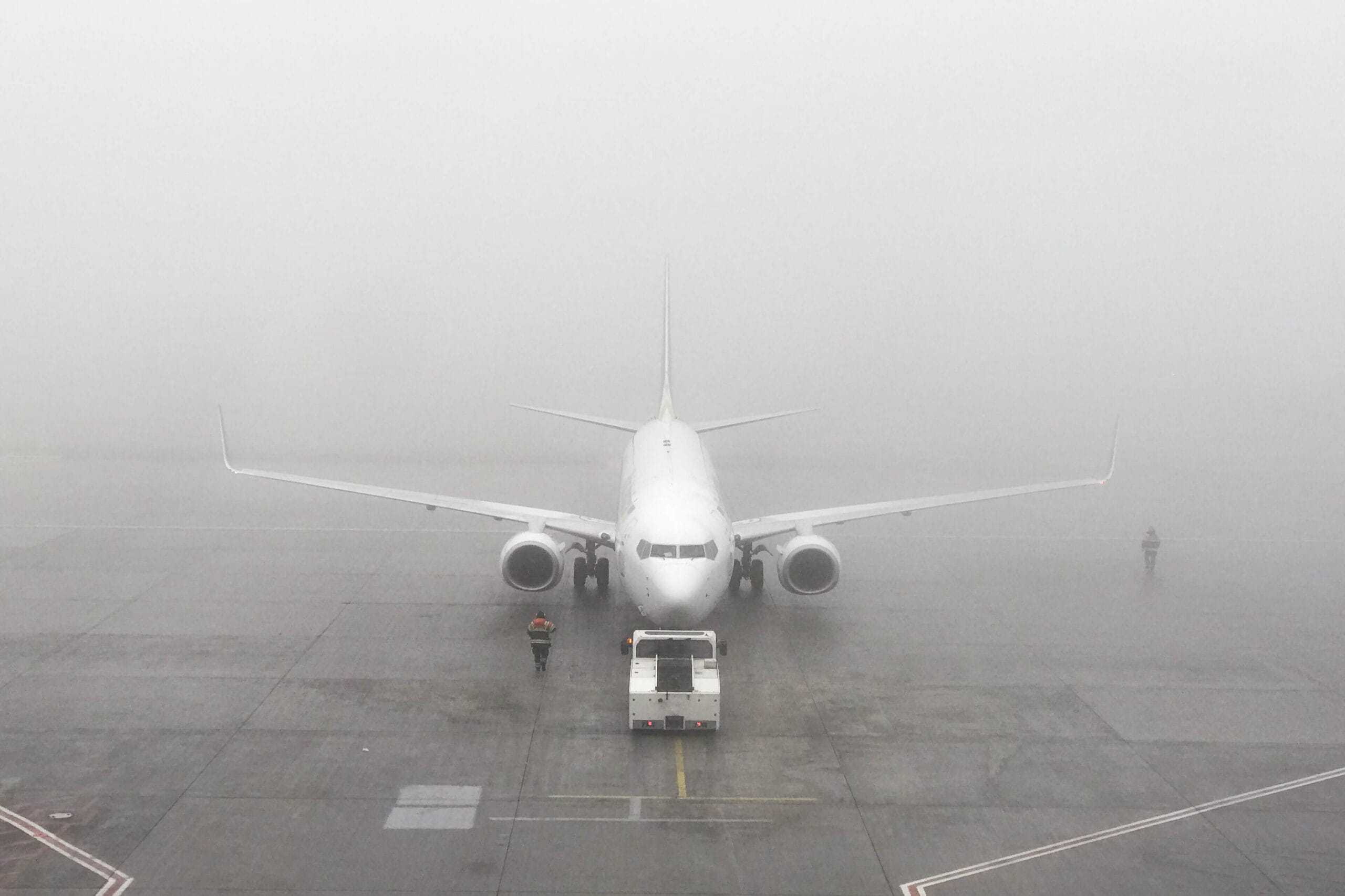 delhi ncr weather today Due to heavy fog in many trains and flights cancelled and issued advisory