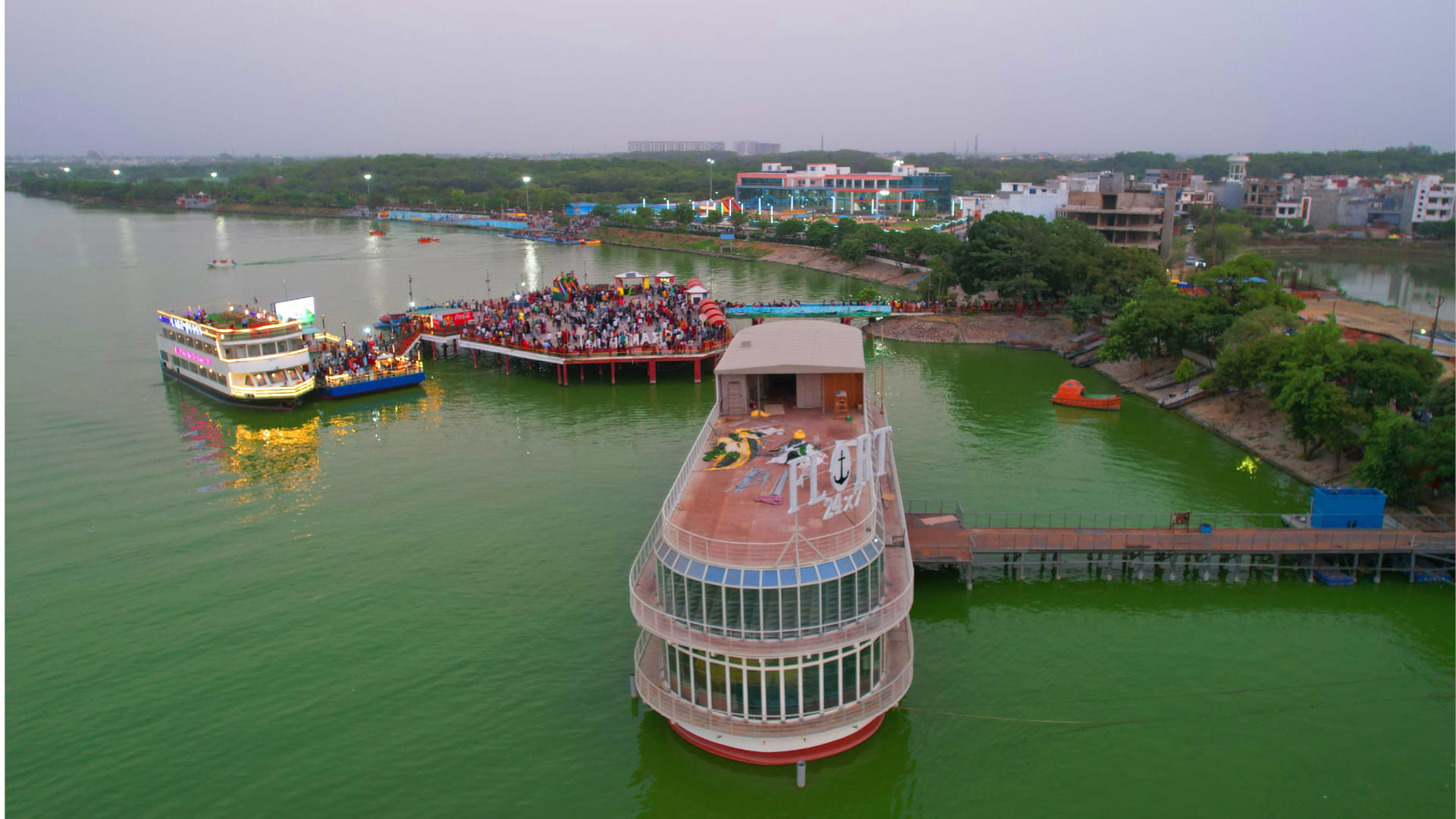 In Gorakhpuar, enjoy the floating restaurant from 19th,CM Yogi will inaugurate