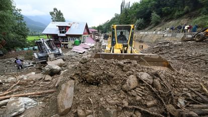 Cloudburst in Ganderbal debris entered houses many vehicles stranded crops damaged