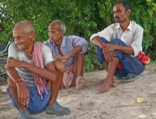 A man murdered his father for nine thousand rupees in Gonda.