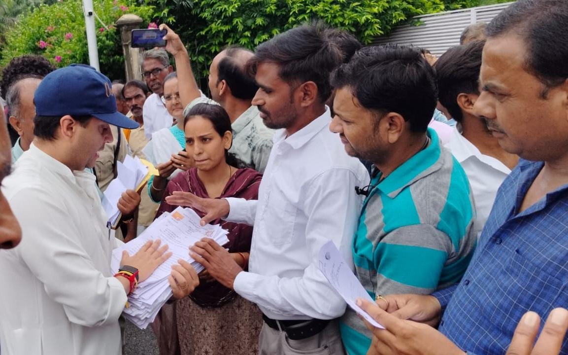 Troubled by dual policies, no hearing for outsourced health workers of NHM, appeals to Scindia