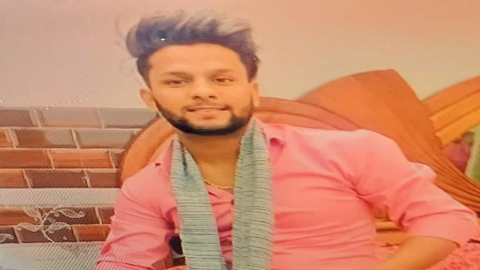 Baghpat: Brother returning after giving sister's Sindhara dies in accident, bike collides with buggy