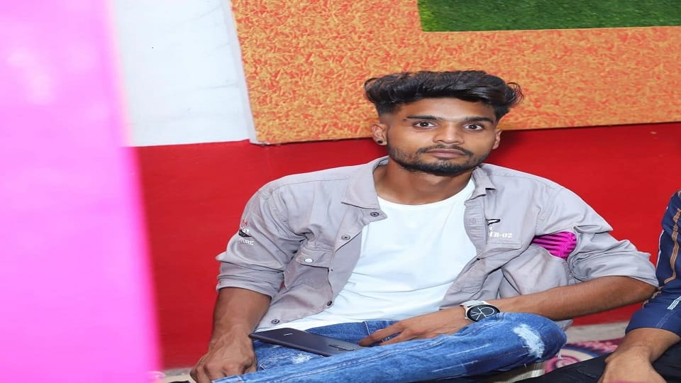 Bijnor: After killing a friend, he decapitated him, also cut off his hands and legs with a knife.
