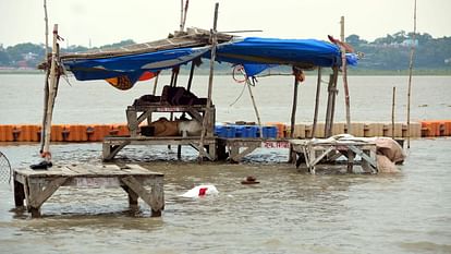Flood In Prayagraj : गंगा-यमुना में तेजी से बढ़ रहा है जलस्तर, दो तीन दिन बाद और भयावह हो सकती है स्थिति Flood In Prayagraj: Water level in Ganga-Yamuna is rising rapidly