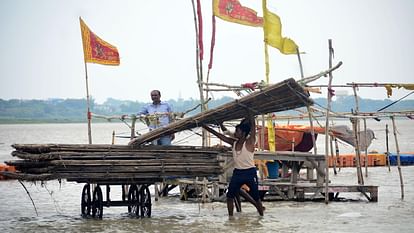 Flood In Prayagraj : गंगा-यमुना में तेजी से बढ़ रहा है जलस्तर, दो तीन दिन बाद और भयावह हो सकती है स्थिति Flood In Prayagraj: Water level in Ganga-Yamuna is rising rapidly