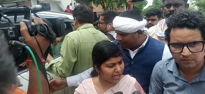 Ayodhya rape: BJP leader reached victim's house, SP said the accused should be hanged, BSP said - party with c