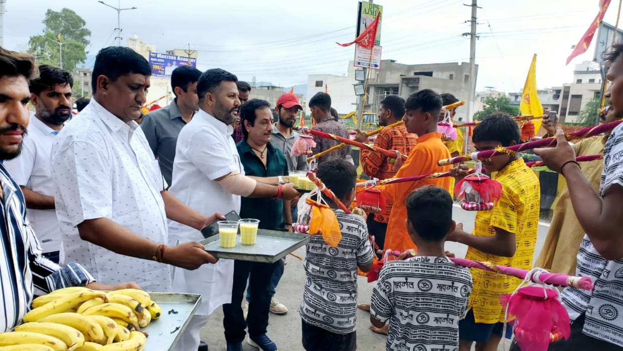 Ajmer: Service of Kavadis during Shravan is no less than devotion to Shiva, Omprakash Bhadana said