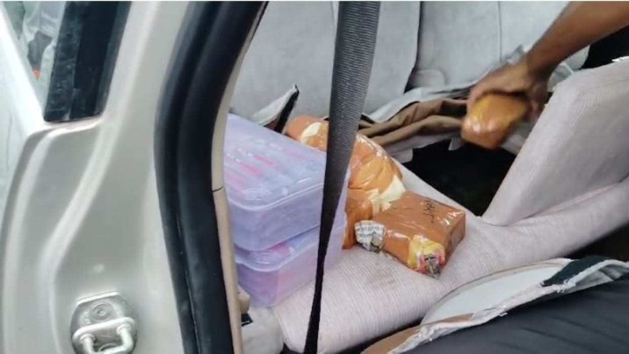 Sirohi: Two accused arrested for illegally carrying silver biscuits, had made a hidden box under the car seat