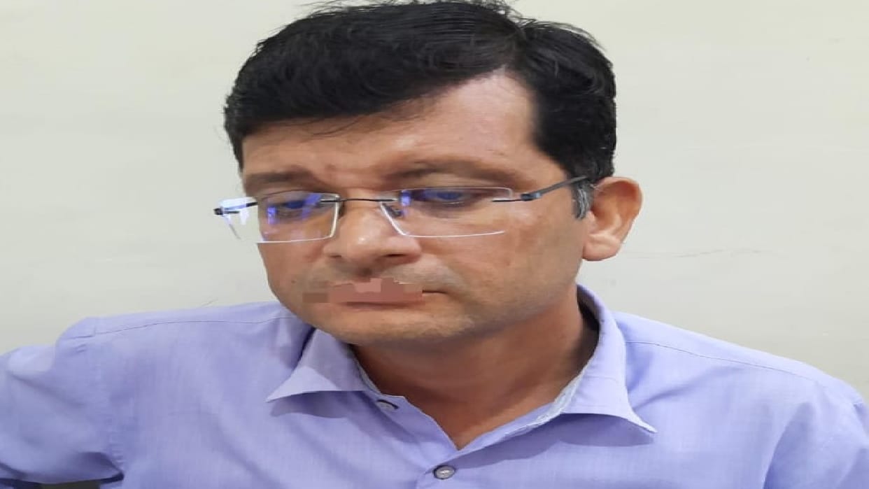 Scientific assistant of Pollution Control Board arrested while taking bribe in Bareilly